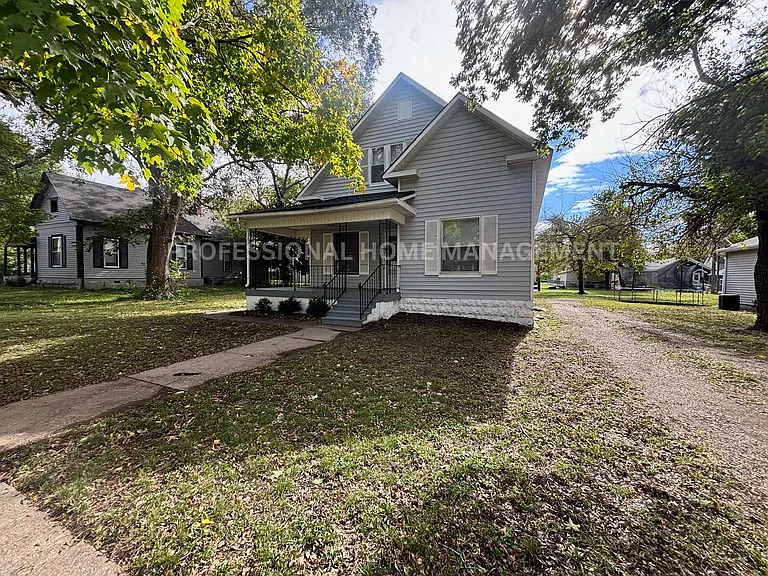 717 E 12th Ave — Photo 1