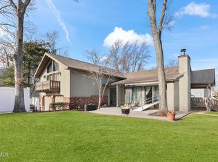 9 Tremont Dr, Neptune, NJ 07753