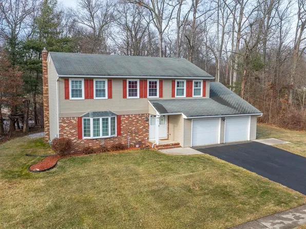 11 Wexford Dr, Lawrence Township, NJ 08648
