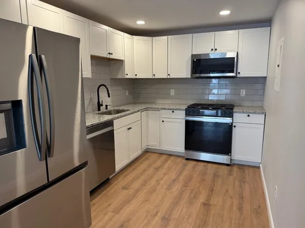 100 Cass Ave #B20, Dracut, MA 01826