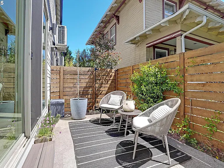 3512 N Haight Ave — Photo 8