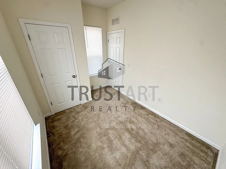 1327 S 27th St — Photo 20