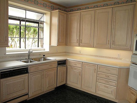 Corner unit allows more windows throughout and an abundance of natural light.