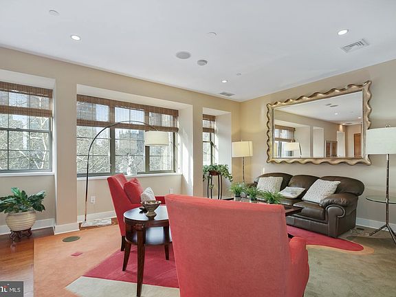 2nd image of 219 S 18th St #506
