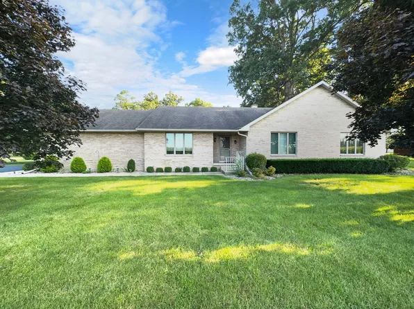 1723 Mayapple Pl, Watseka, IL 60970