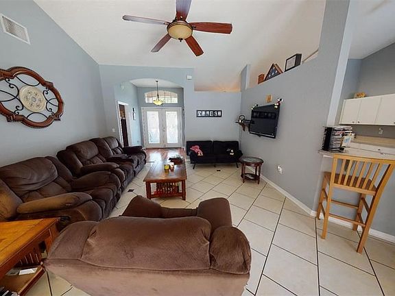 3rd image of 1302 Laurel Glen Dr