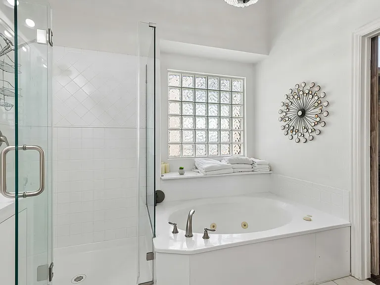 4227 Republic Dr — Photo 13