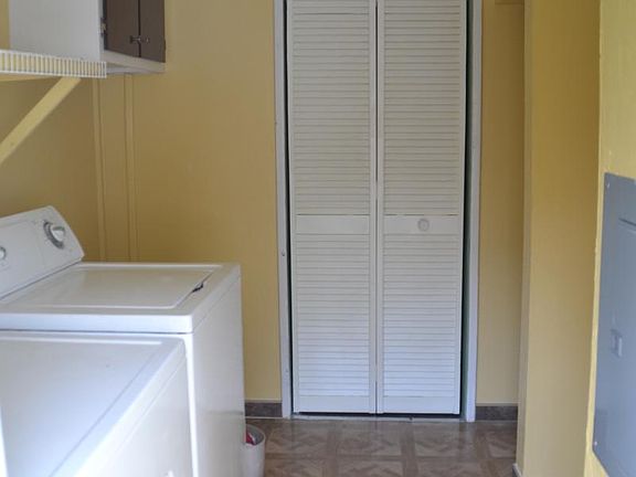 laudry room and back entrance
