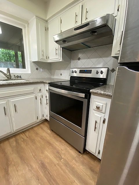 1st image of 4843 N Glenn Ave