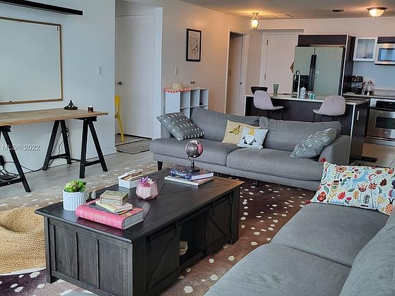 5th image of 1900 N Bayshore Dr APT 2514