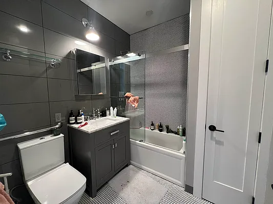Rented by Bond New York | media 6
