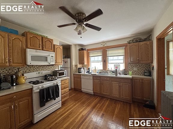 3rd image of 36 Elmira St
