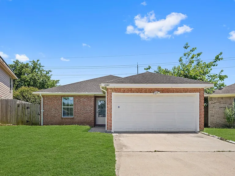 1631 Quail Run — Photo 1
