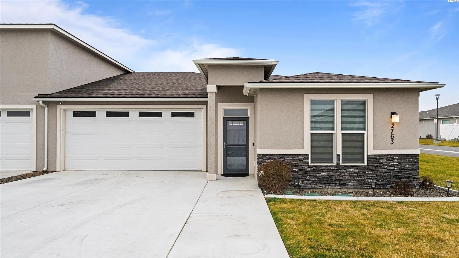 2763 Carefree Loop photo 1