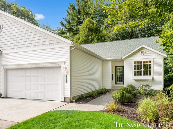 14892 Equestrian Trl, Spring Lake, MI 49456