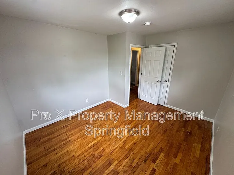 2929 E University St #5 — Photo 10