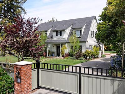 720 Brewer Dr, Hillsborough, CA, 94010