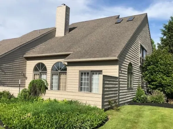 11329 Saint Andrews Way, Painesville, OH 44077