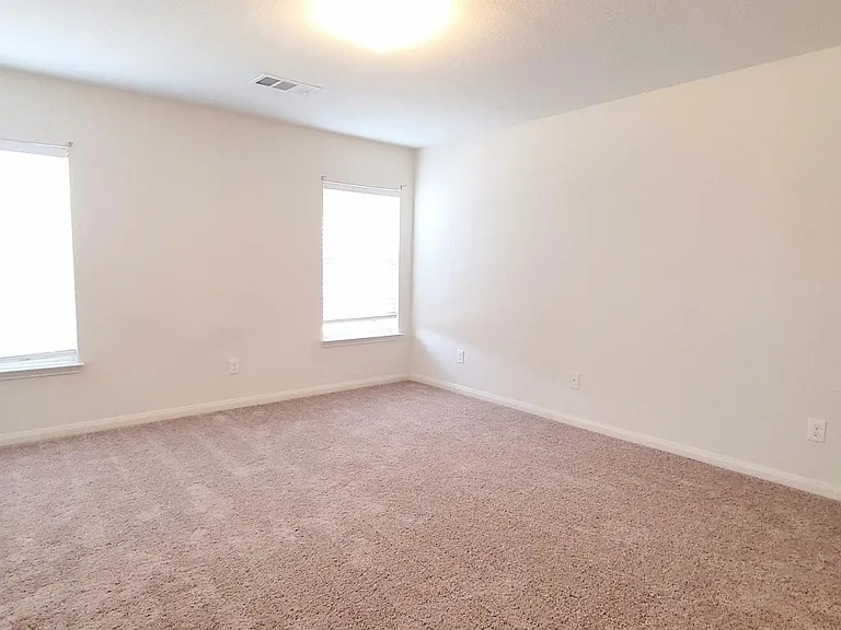 1314 Shumard Dr — Photo 8