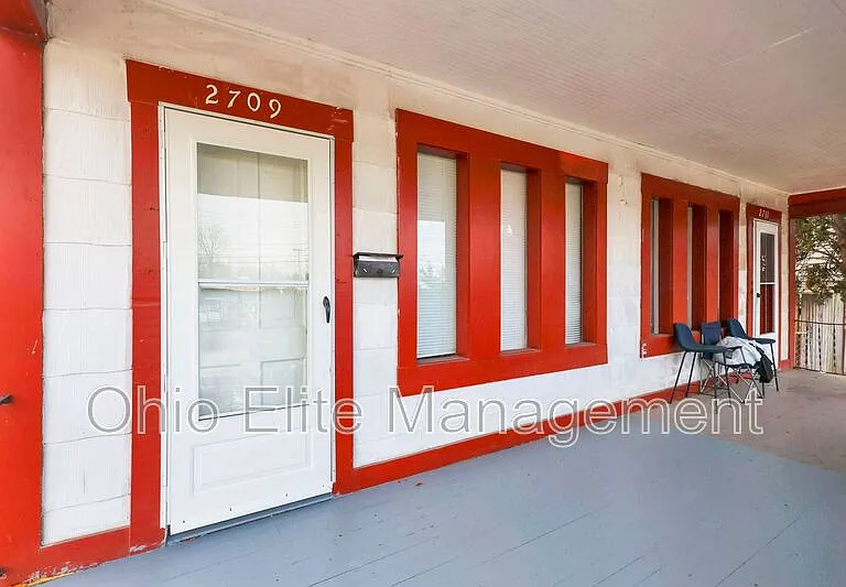 2709 Sullivant Ave — Photo 5