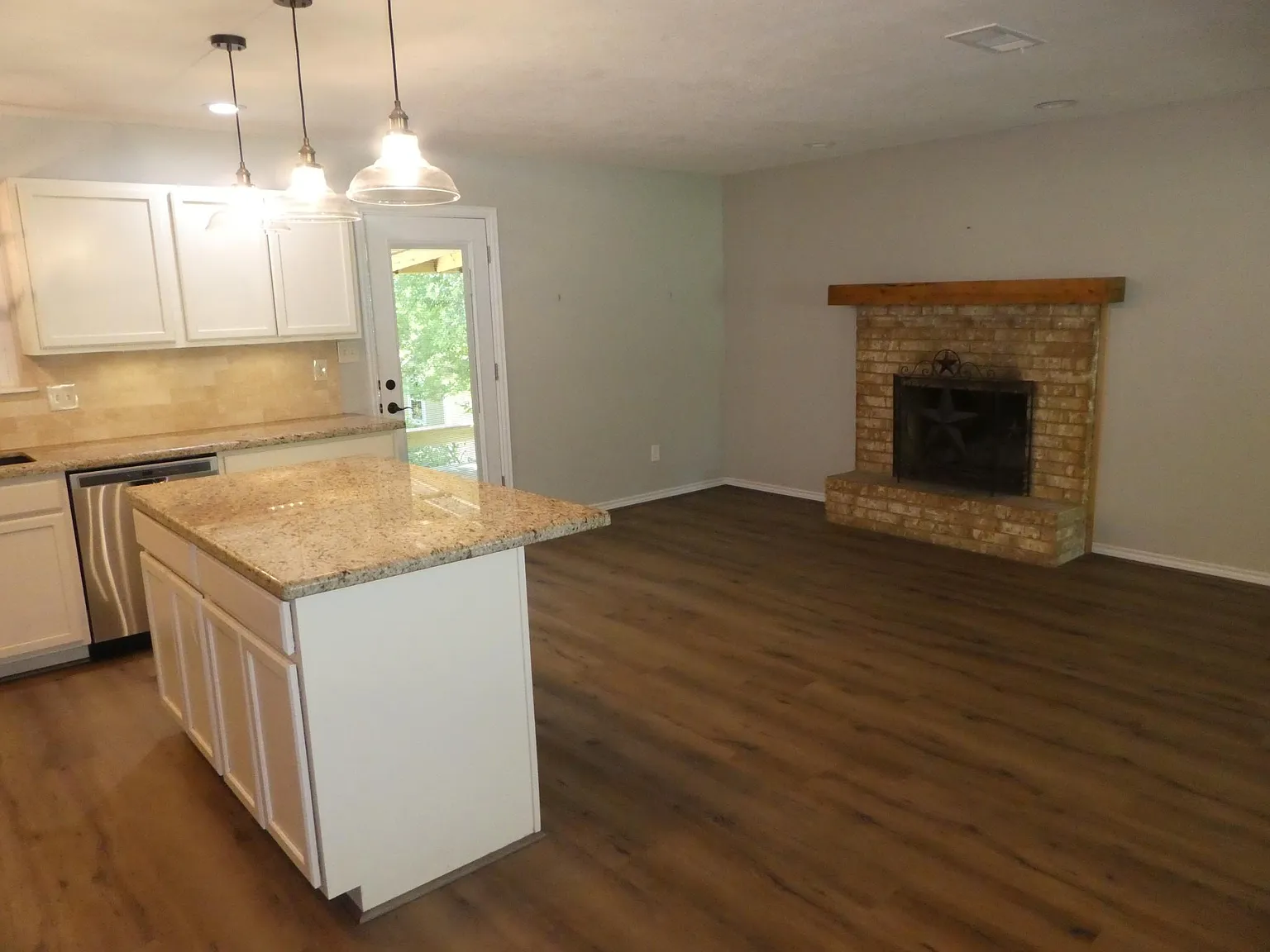 3 bed, 1475 sqft, $1,650 — Photo 3