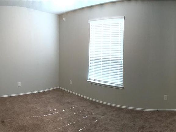 5th image of 4417 Monterrey Oak