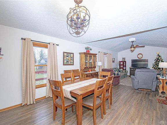 4th image of 76 Iceland Dr