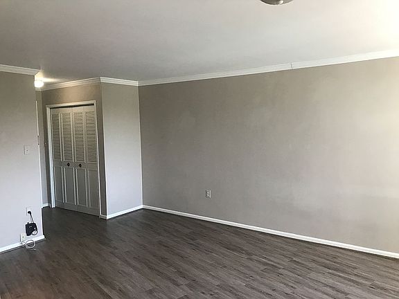 3rd image of 10500 Rockville Pike Unit 828