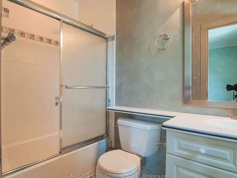 678 Saint Nicholas Ct — Photo 33