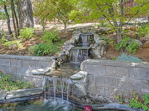 3rd image of 18135 Quail Mountain Ct