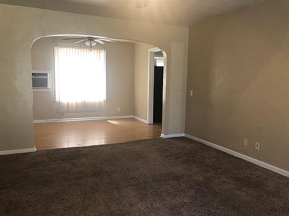 2nd image of 916 W Grand Ave