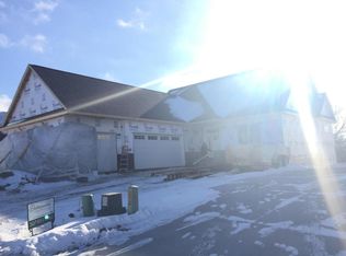 2462 Woodstone Ln SW, Rochester, MN 55902