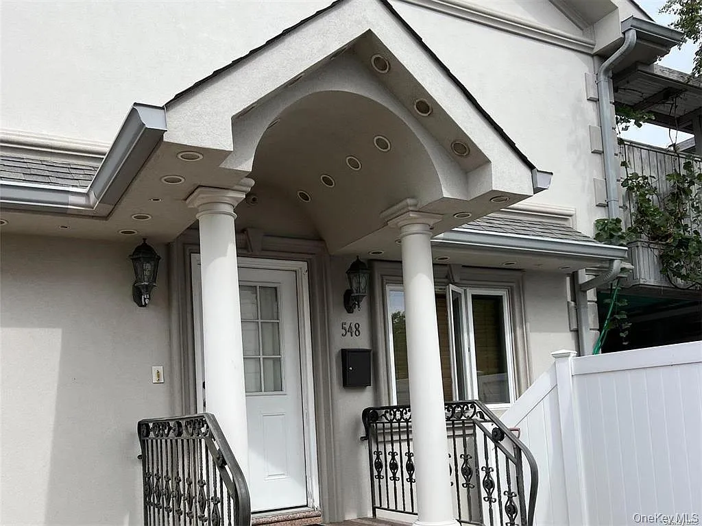 2 bed, 2.0 bath, 3053 sqft, $2,700 — Photo 3