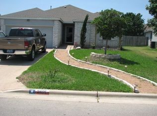 2405 Silvercloud Dr, Lockhart, TX 78644