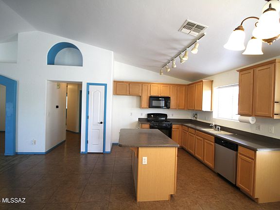 3rd image of 39166 S Rodeo Buckle Dr