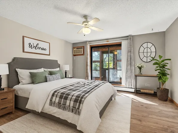 907 Coulee Rd APT 105, Hudson, WI 54016