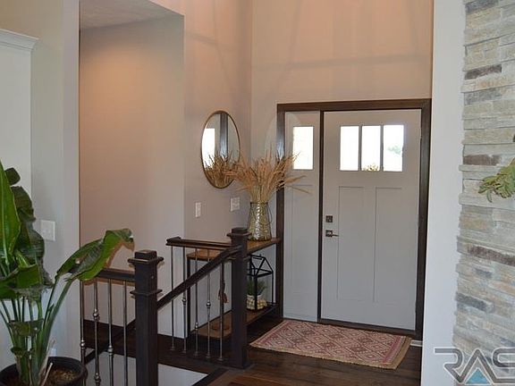 2nd image of 2228 E Stone Pointe Cir