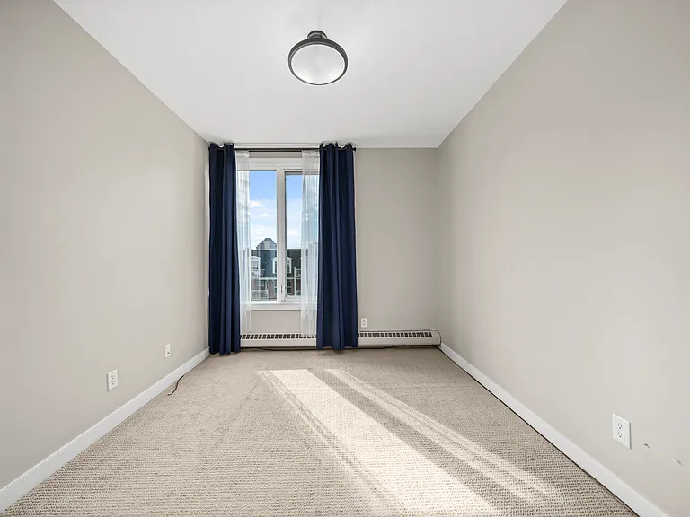 328 21st Ave SW #501 — Photo 12