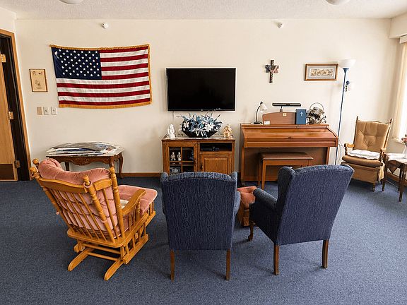 5th image of 105 Edgewood St #16433510