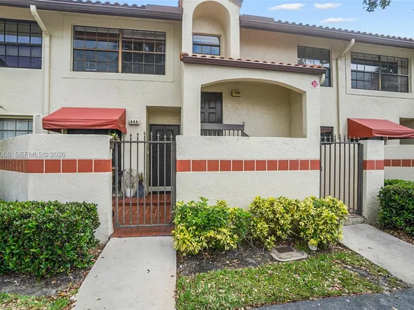 906 Republic Ct, Deerfield Beach, FL 33442