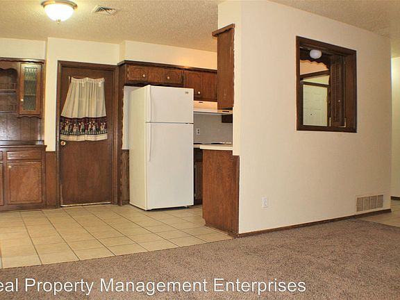 3rd image of 4704 Spiva Dr