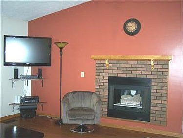 2nd image of 43020 Emerald Dr