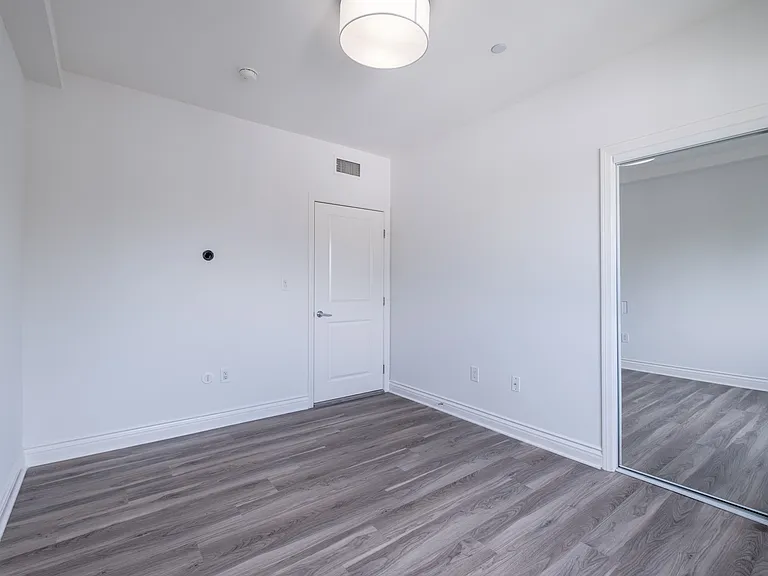 147 S Doheny Dr #303 — Photo 18