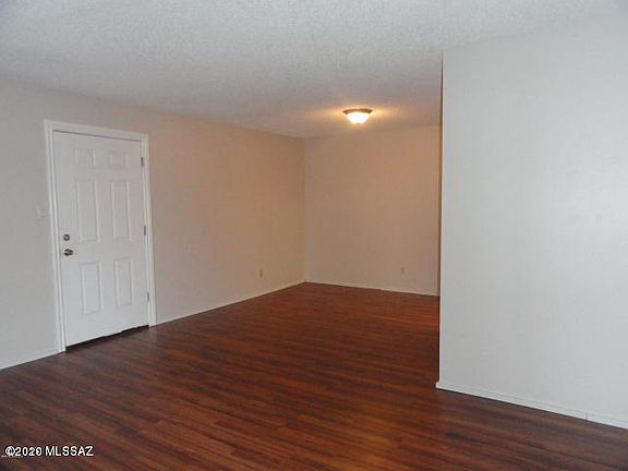 3rd image of 471 W Yucca Ct