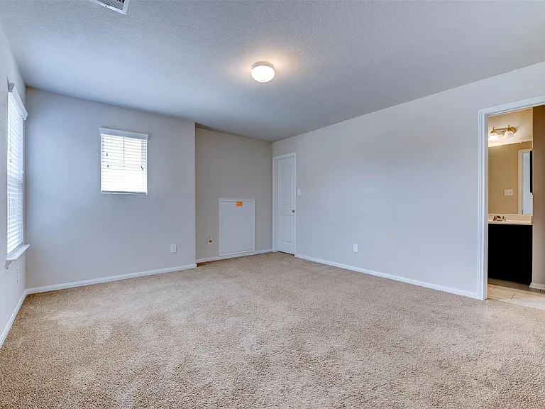 4542 Medrano Trl — Photo 30
