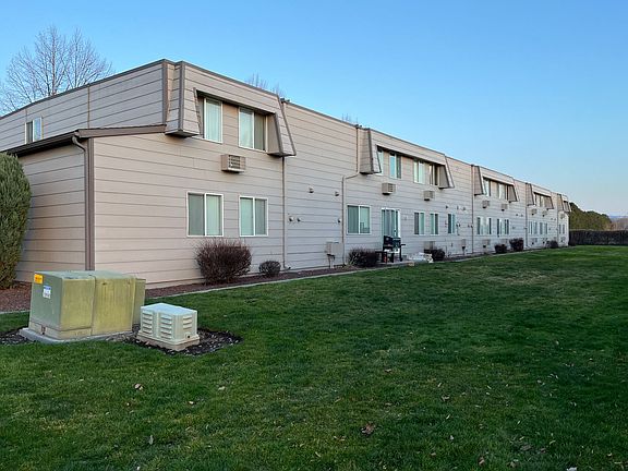 3rd image of 1501 W Rose St #40