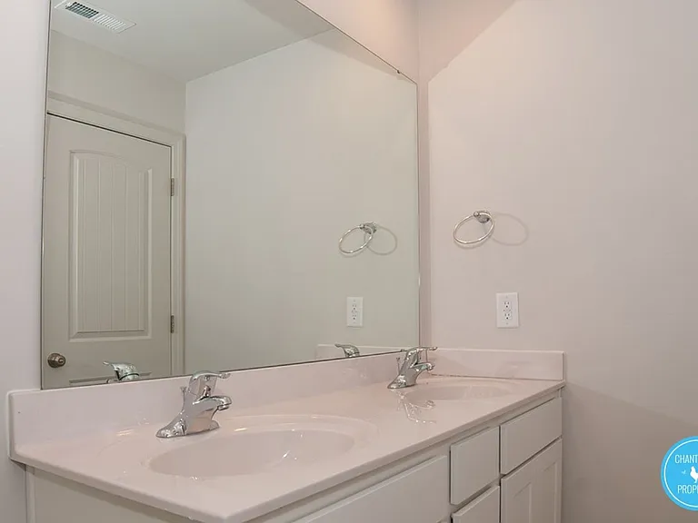 2484 Ashton Park Ln #1 — Photo 32