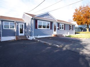 6 Dark Ln, Peabody, MA 01960