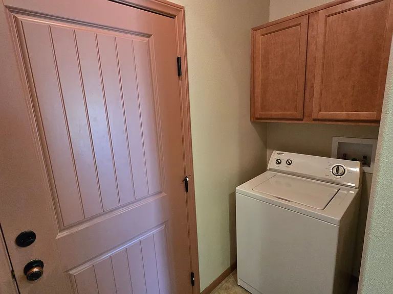 7425 Kellogg Ave — Photo 6