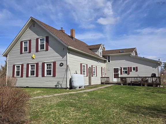2nd image of 1536 Conquerall Rd